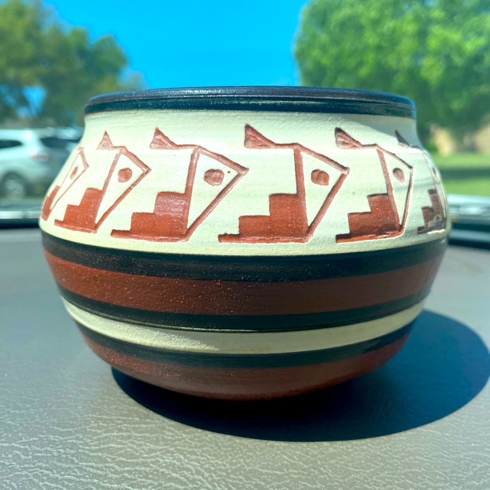 Sioux Pottery Signed by Len Randall Glazed Pot